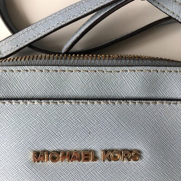MICHAEL KORS JET SET SAFFIANO LEATHER CROSSBODY POWDER PALE BLUE Gold Hardware - Picture 12 of 16